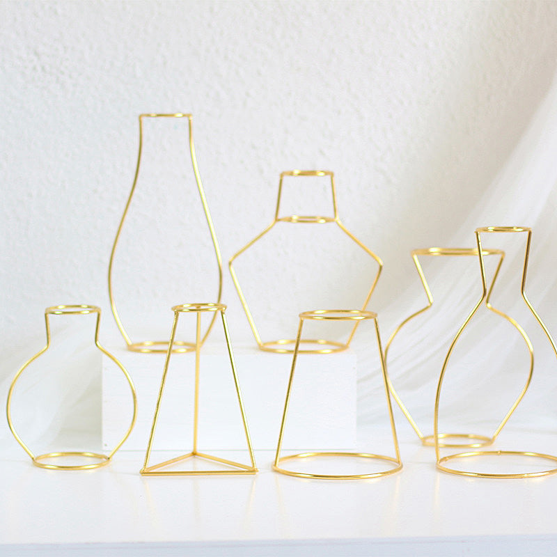 Silhouette Vase - Gold